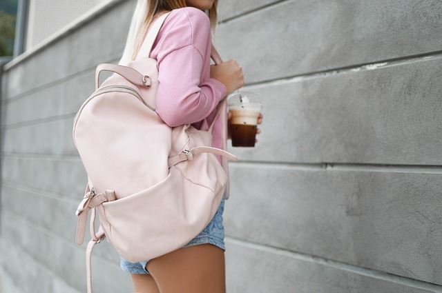 růžový batoh.jpg